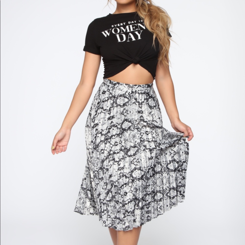 Fashion Nova Pleated Skirt - Snake Print